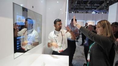 日本研發(fā)“智能”家具:鏡子當(dāng)醫(yī)生